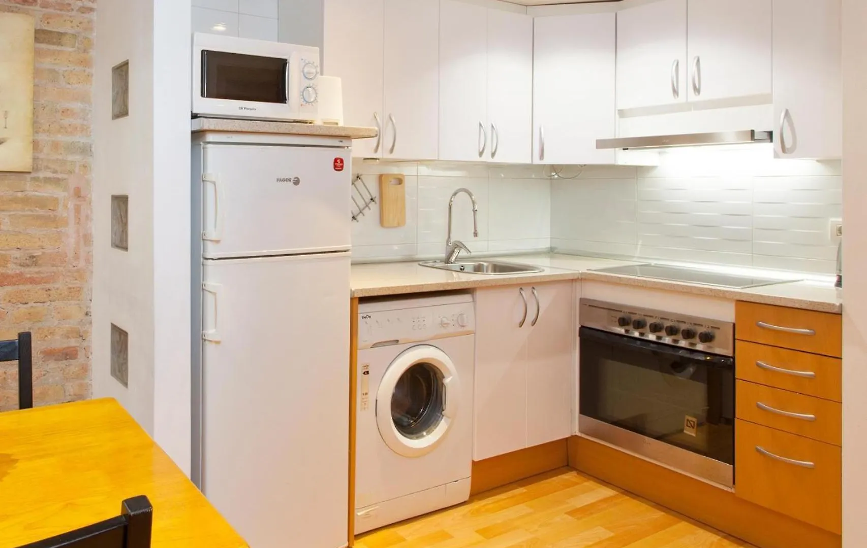 Apartament Parallel - Family Flat 2 Rooms Barcelona